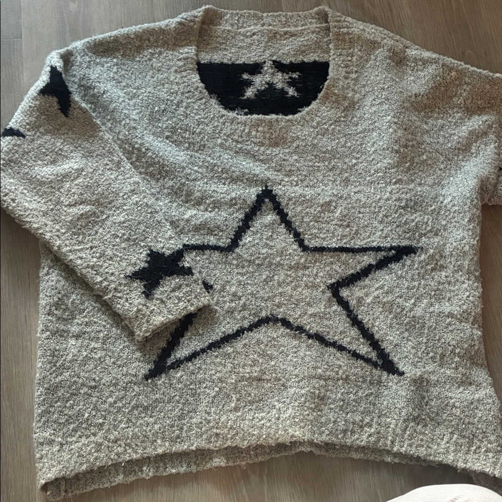 Cozy Star Pattern Sweater - Gray and Black